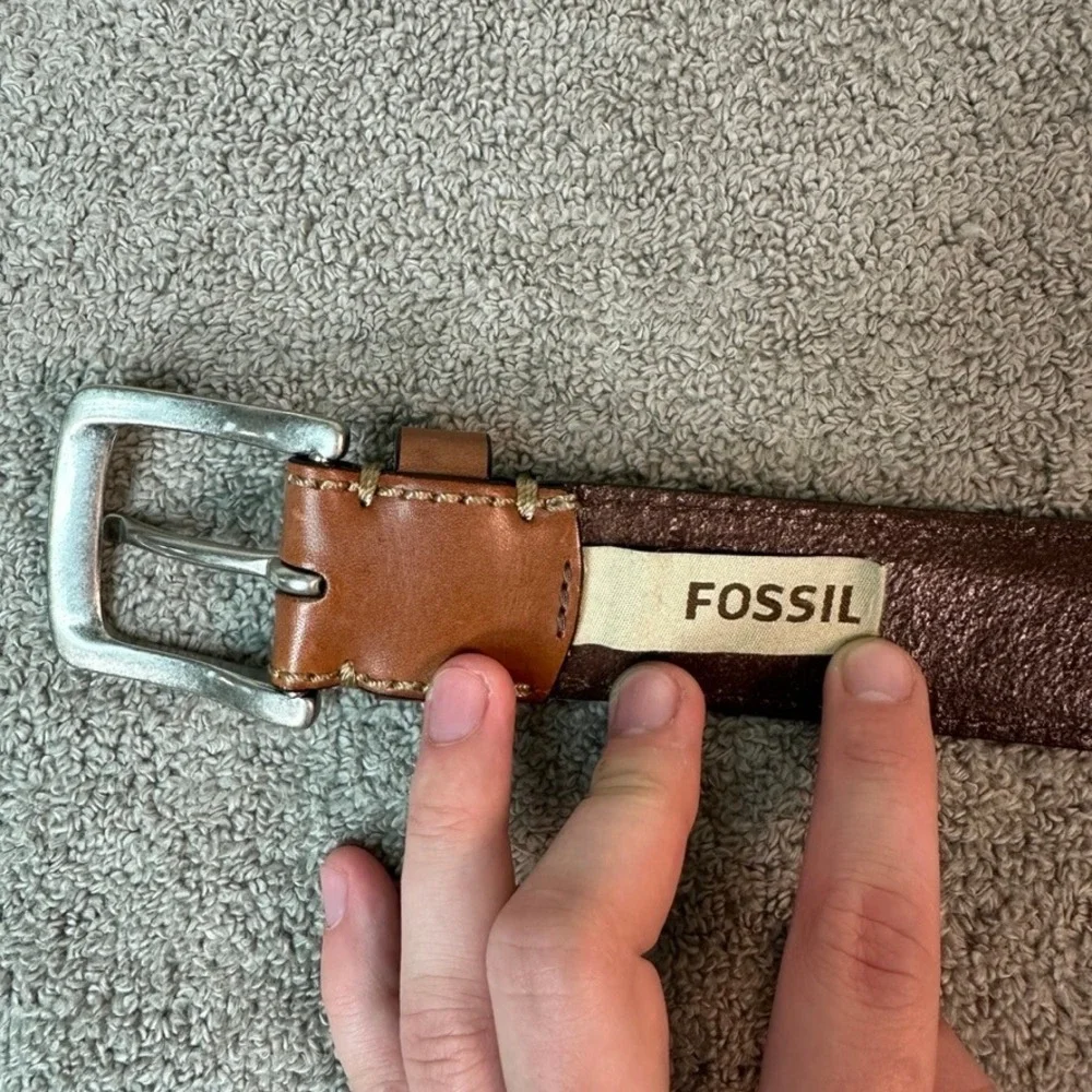 Fossil Mens Brown Leather Belt Size 44 MB1255 200 Contrast Stitch Silver Buckle